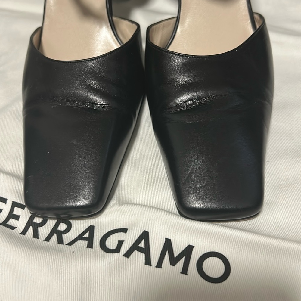 CHANEL Elegant Black Heels with Strap - Picture 16 of 17